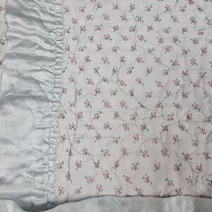 VTG Floral Quilted Pink Rosebud Print Satin Ruffle Trim‎ Blanket Baby Lovey READ